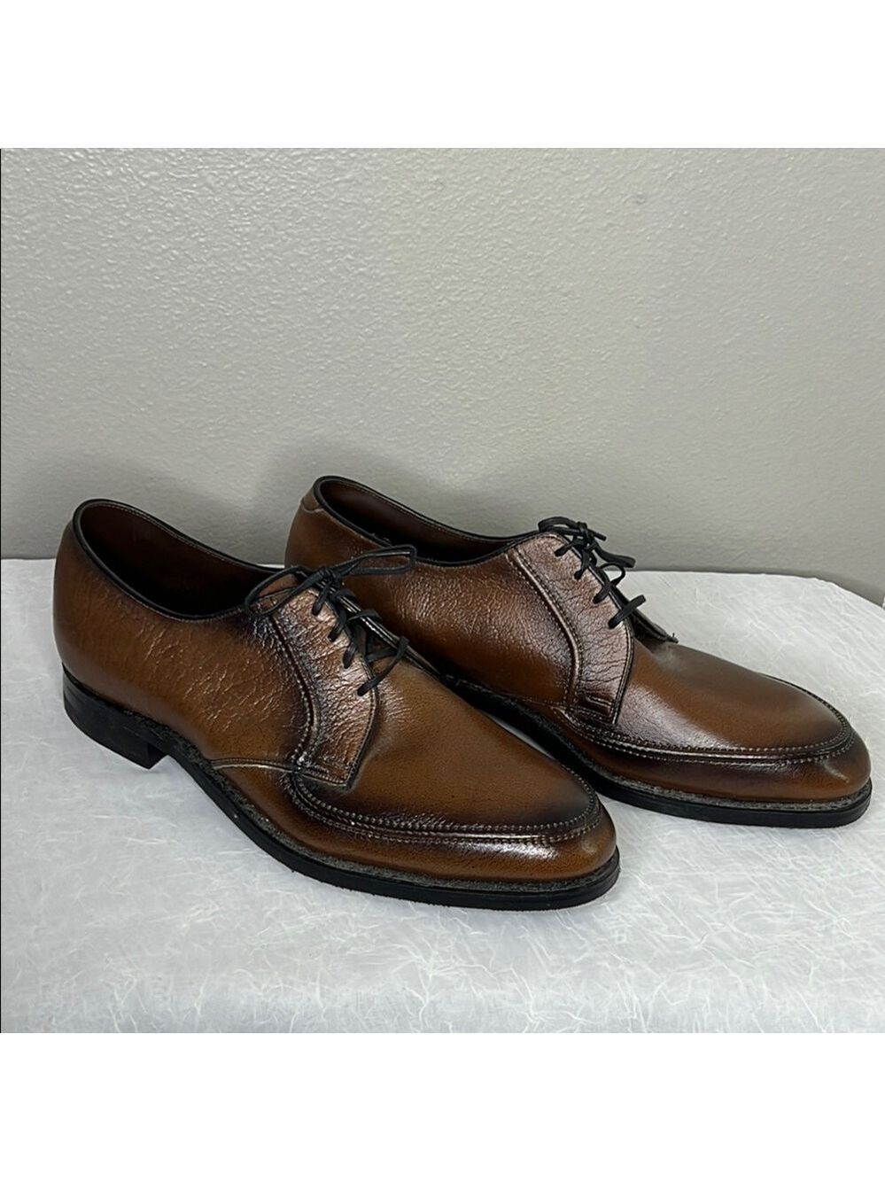 Elegant Brown Leather Oxfords with Brogue Detailing Safety Toe Size 8.5 D